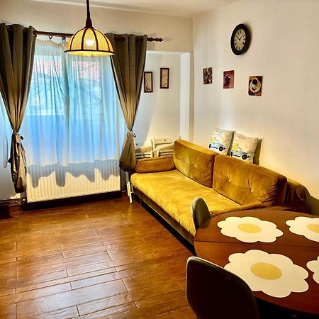 David Apartment โอโตเปนี ภายนอก รูปภาพ
