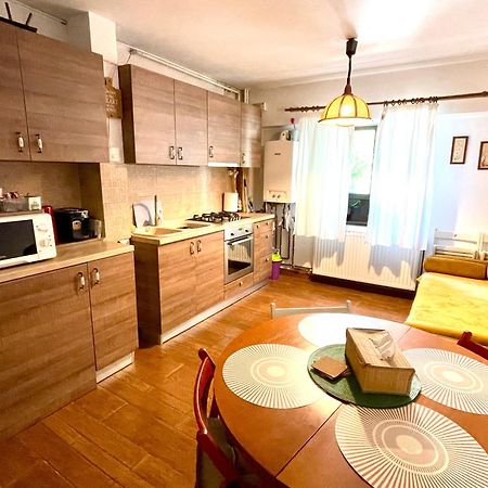 David Apartment โอโตเปนี ภายนอก รูปภาพ
