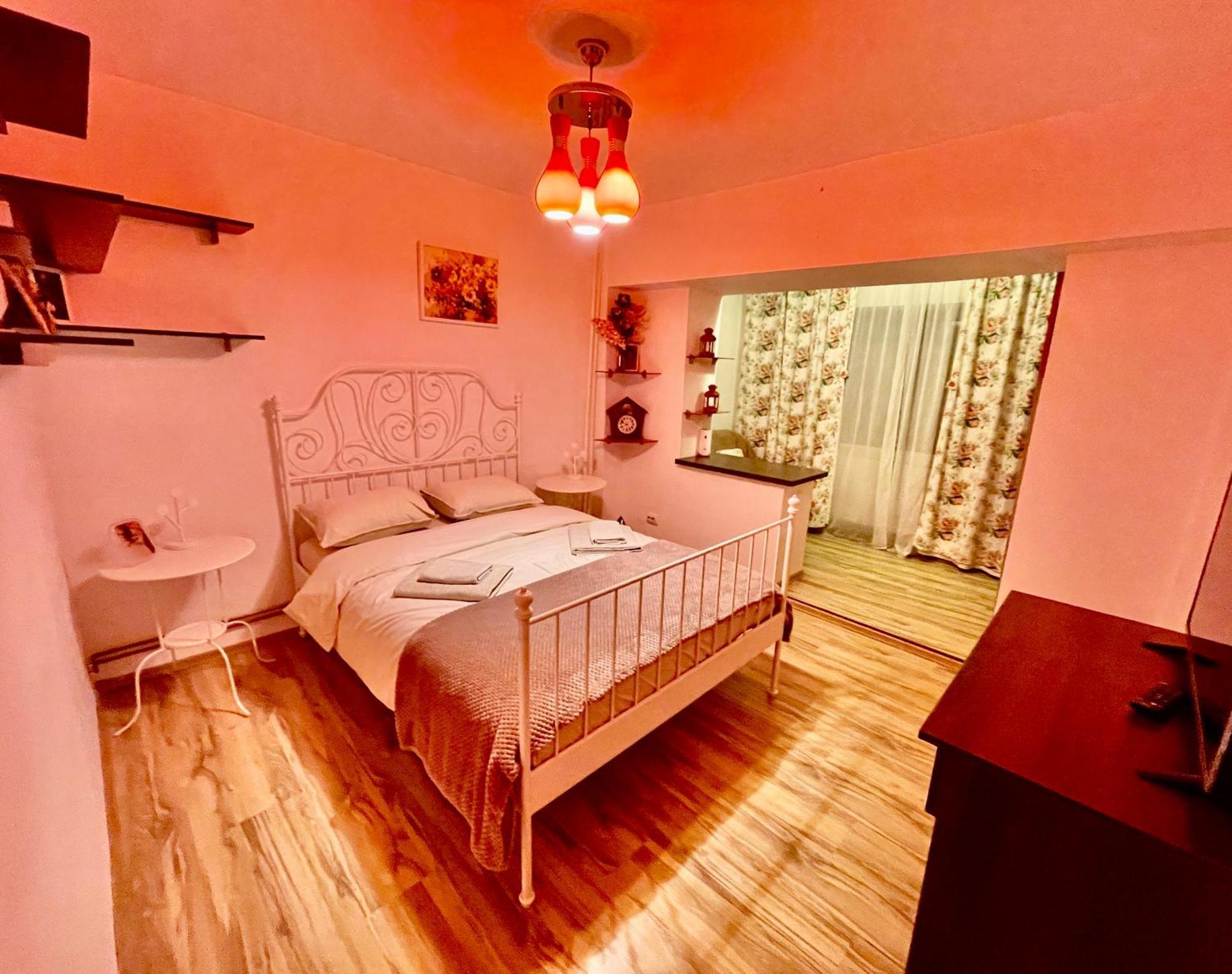 David Apartment โอโตเปนี ภายนอก รูปภาพ