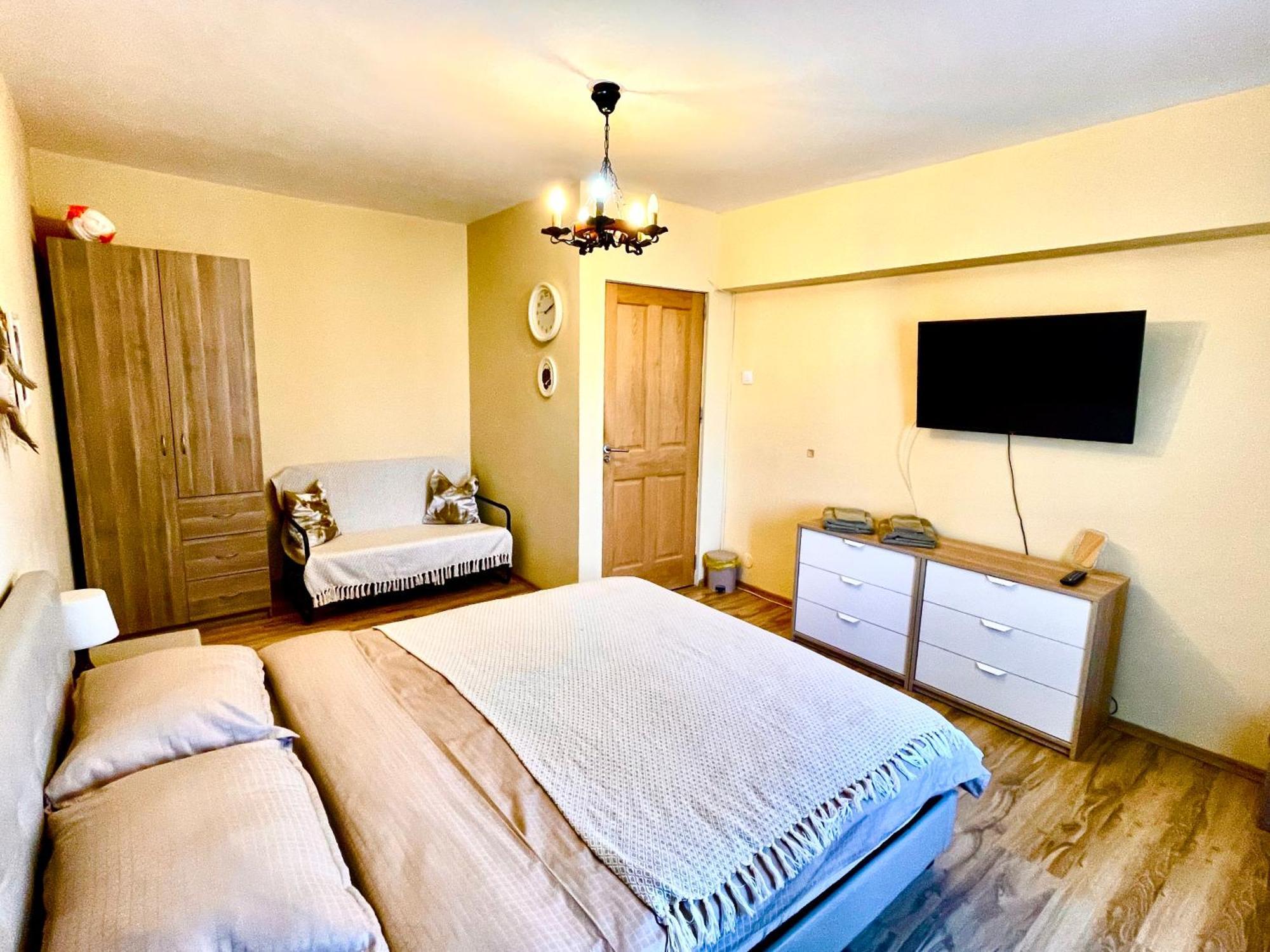 David Apartment โอโตเปนี ภายนอก รูปภาพ
